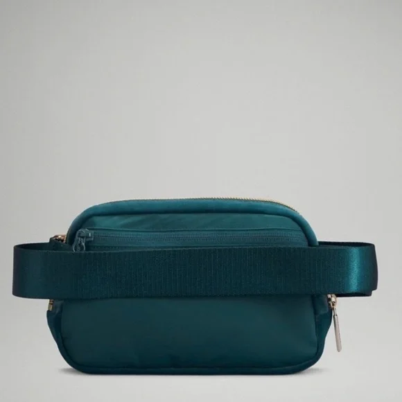 LULULEMON Everywhere Belt Bag JASPER GREEN/GOLD VELOUR 1L RARE TIK TOK Famous - Picture 12 of 14